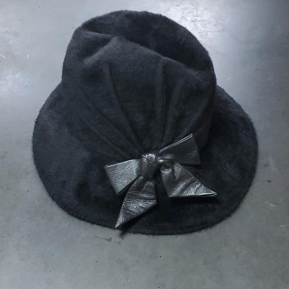 Frank Olive fuzzy pleated hat